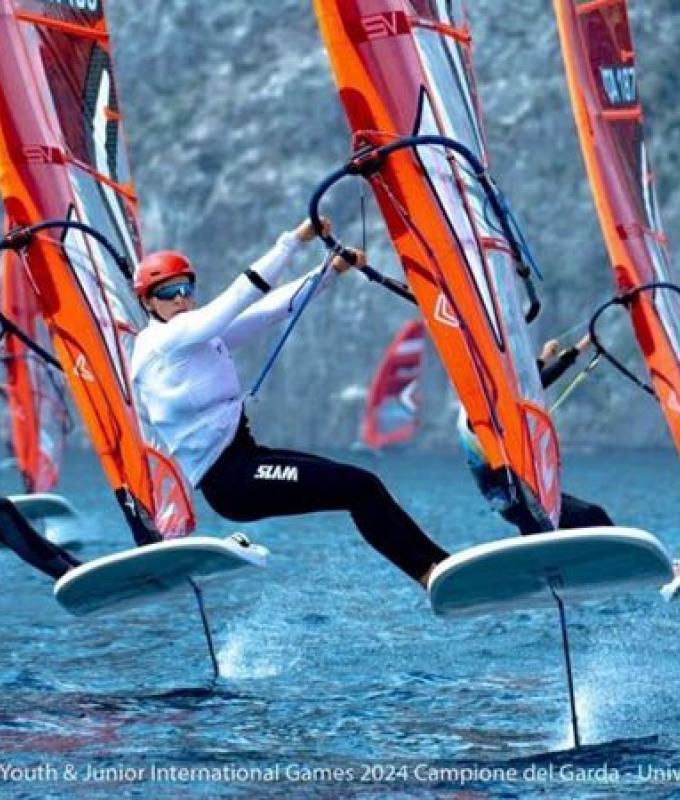 Giovane Azzurra, Federico Pilloni vince gli iQFOiL Y&J International Games di Campione del Garda – Sport acquatici – .