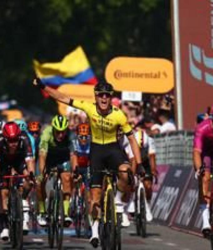 Giro d’Italia, Kooij vince la nona tappa e Pogacar sempre in maglia rosa – Sbircia la Notizia Magazine