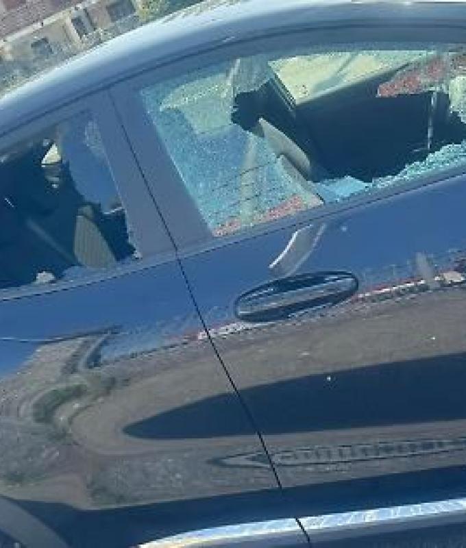 vandali distruggono i finestrini delle auto parcheggiate – Torino News – .