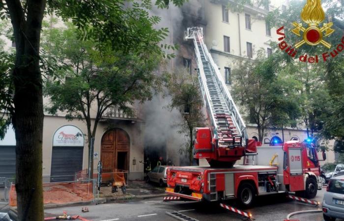 Incendio a Milano in via Fra’ Galgario (Gambara), tre morti. Le fiamme sono scoppiate in un garage – .