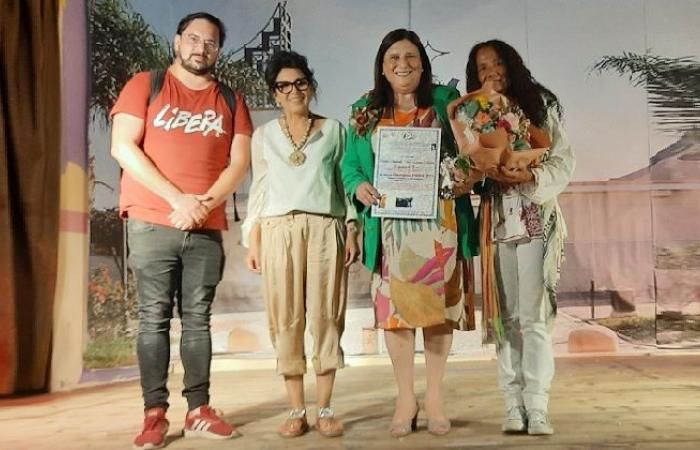 Portico di Caserta, il Premio Speciale Don Milani Educatore alla Pace va alla Direttrice Giuseppina Presutto