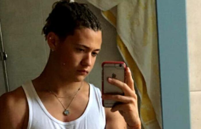 È morto Leonardo Scarel, il 21enne (promettente della ginnastica artistica) è finito fuori strada con la sua auto – .