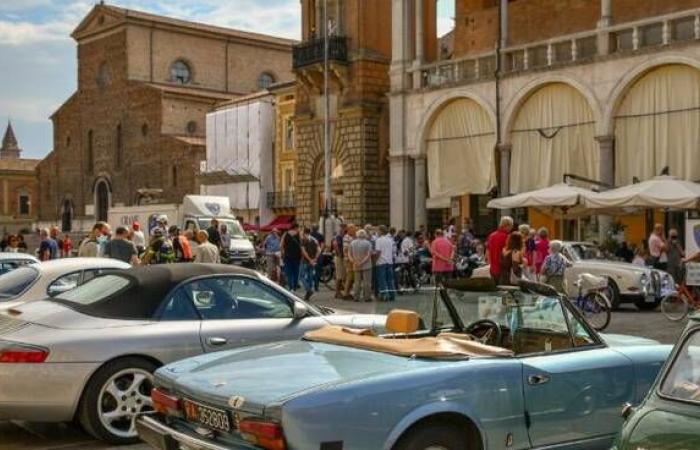 Raduno di auto storiche “Vallata del Senio” in Piazza del Popolo a Faenza domenica 16 giugno – .
