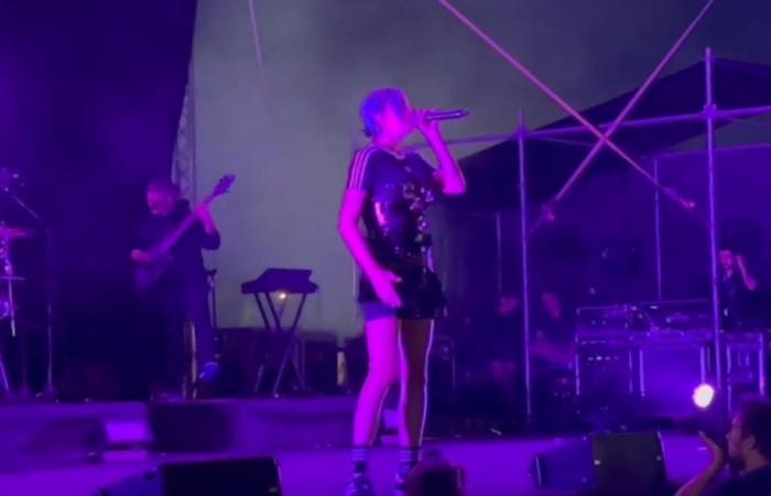 Rose Villain illumina il palco, fan in visibilio al concerto per Avis Live Music (che serve solo soft drink) – .