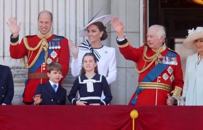 Kate Middleton ricompare in pubblico: il suo sorriso illumina la giornata del Re