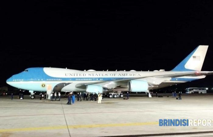 Biden è arrivato a Brindisi a bordo dell’Air Force One. Il programma del vertice – .