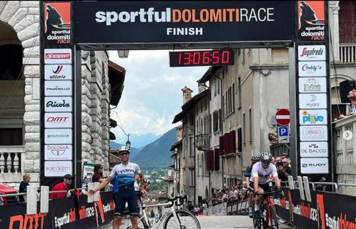 anziana non si ferma e investe tre ciclisti della Dolomiti Race – .