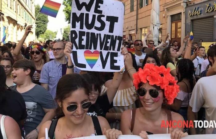 Marche Pride torna a sfilare (e colorare) per le strade di Ancona – .