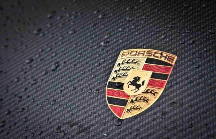Porsche, le foto trapelate sono impressionanti: questi test segreti passeranno alla storia