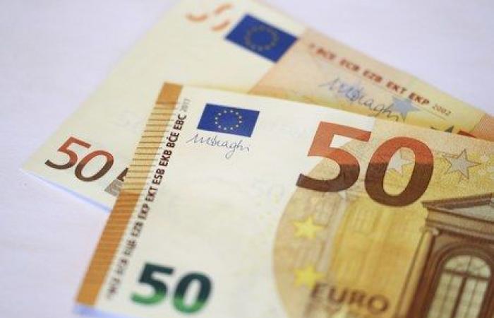 Il dollaro rimane forte, l’incertezza politica fa vacillare l’euro – .