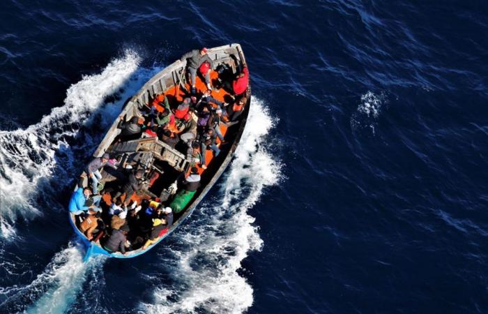 51 persone salvate, dieci trovate morte all’interno di uno scafo al largo di Lampedusa – .
