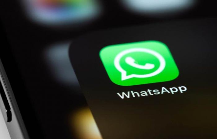 WhatsApp smette di funzionare, Samsung e iPhone i più colpiti: l’aggiornamento è già partito