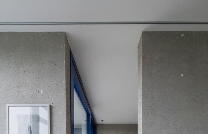 Un appartamento di 60 mq tutto in cemento a Colonia – .