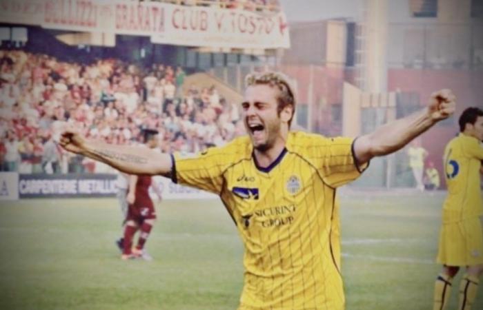 “L’abbraccio con Martinelli nello spogliatoio di Salerno e con i tifosi gialloblù all’aeroporto sono stati indimenticabili. Per Zanetti Verona è il posto giusto per rilanciarsi” – .