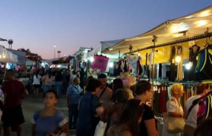 Bari, dal 1° luglio tornano le aperture serali dei mercati settimanali.