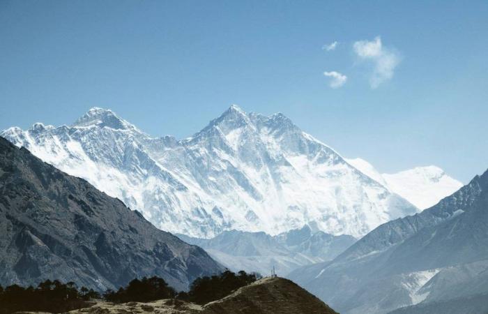L’Everest si scioglie e inizia la ricerca dei corpi – .
