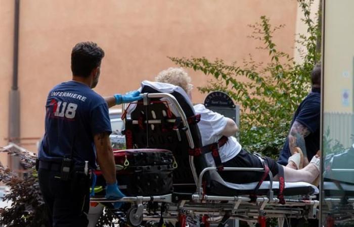 donna ferita e portata all’ospedale Gazzetta di Modena – .