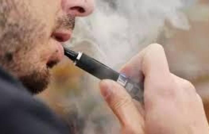 I medici lanciano l’allarme sugli effetti delle sigarette elettroniche e dei prodotti a base di tabacco riscaldato sui giovani – .