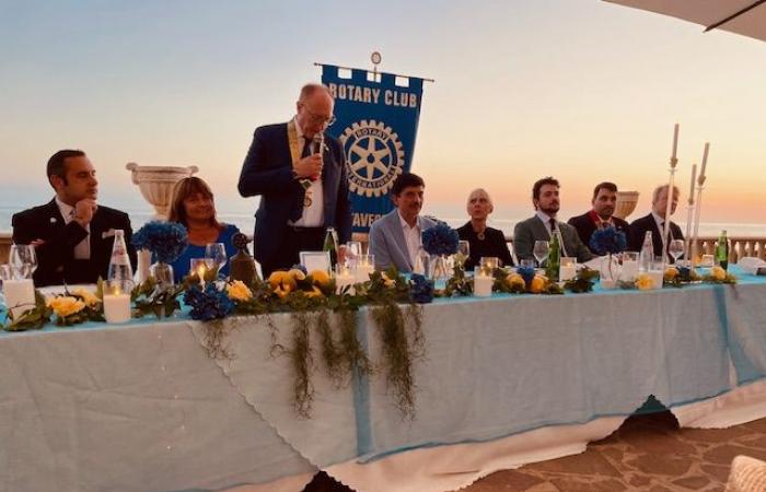 Presso il Rotary Club di Civitavecchia, l’annuale evento del “passaggio della campana” – .