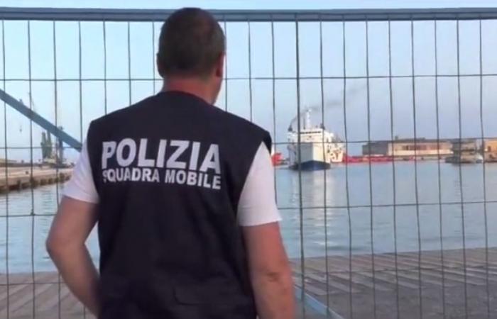 Dieci soffocati nella stiva del barcone, due arrestati per la tragedia – BlogSicilia – .