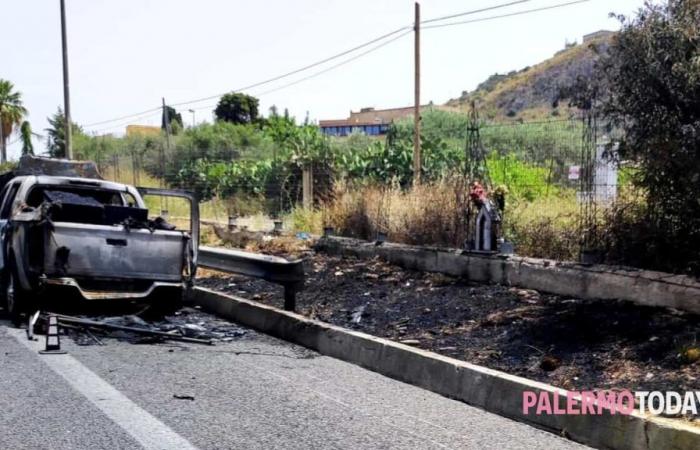 Incendio sulla tratta Palermo-Catania, pick-up avvolto dalle fiamme allo svincolo di Bagheria – .