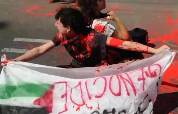 “Vernice rossa e bandiere filo-palestinesi”. Via Bologna occupata durante il Tour de France – .