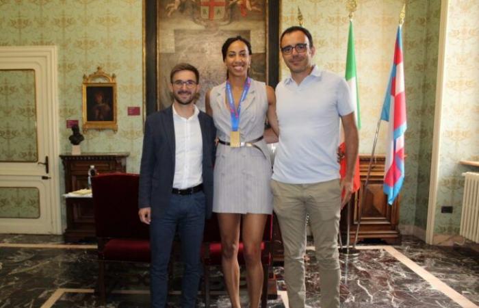 La campionessa albanese di volley Sara Bonifacio accolta in Municipio – .