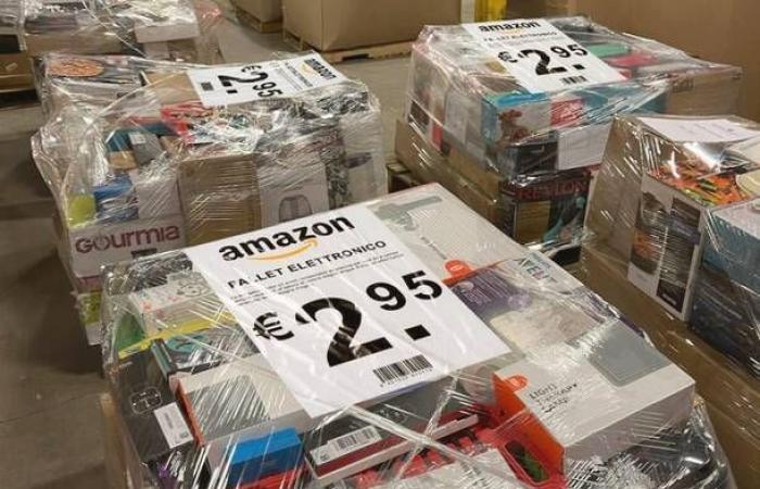 La truffa del pacchetto Amazon non reclamato ritorna su Facebook – .