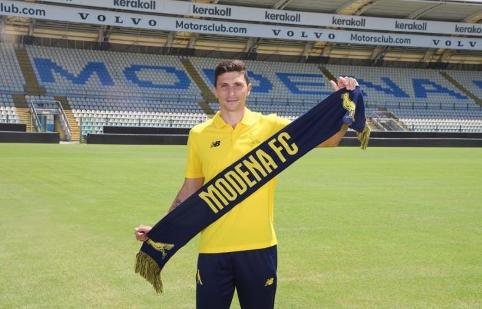Caldara è giallo e blu – Modena FC – .