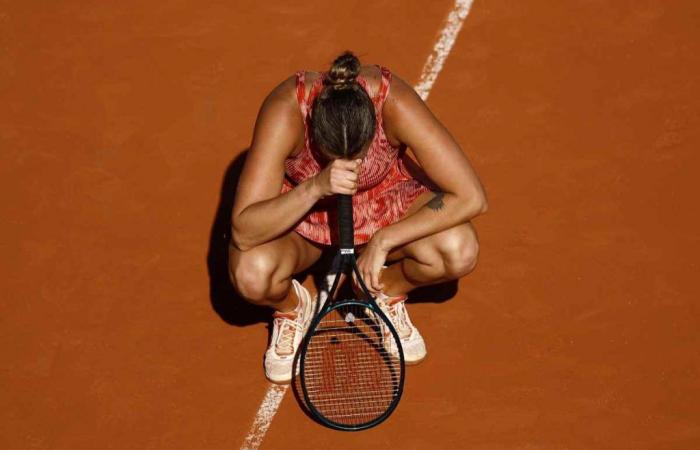 Tennis, annuncio shock prima di Wimbledon: niente da fare, si ritira