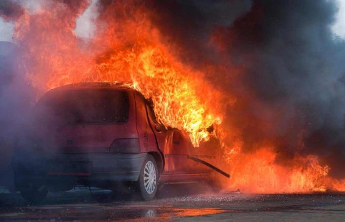 Queste auto sono in fiamme: rischi la MORTE se ti trovi all’interno in questo momento