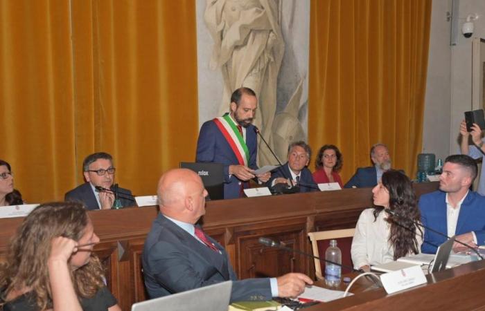 Primo Consiglio Comunale per il nuovo sindaco e la sua giunta – .
