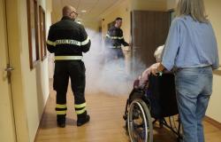 Simulazione incendio in una casa di riposo, primo giorno di “Ageless Citizenship”