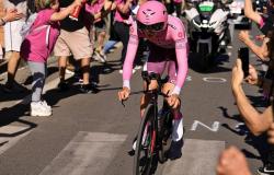 domina la cronometro Foligno-Perugia e già blocca il Giro d’Italia – .