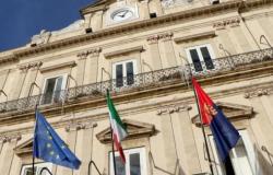 Taranto, dopo la riunione a luci rosse in Comune, modifiche al regolamento e niente più commissioni online – .
