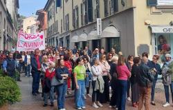 Strage di via Menotti: Varese in piazza per Lavinia. La mamma: «Non sono sola»