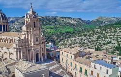 che è uno dei centri storici più belli della Sicilia – .