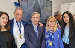Cittadinanza onoraria e Premio Cuore d’Oro al Prefetto Armando Gradone. Premiati anche il Console del Bènin a Napoli Gambardella e Covino – .