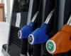 Carburanti, scende il prezzo del gasolio. Regolazione in aumento per la benzina – .
