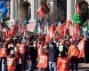Cgil in piazza a Bergamo per raccogliere firme per il referendum sul lavoro – .