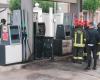 L’uomo che ha dato fuoco al distributore di benzina di Ravenna è scappato: subito rintracciato