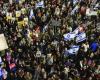 Israele-Hamas, rallentamento della tregua: cosa succede. Migliaia in piazza a Tel Aviv: tensione e arresti