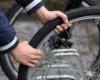 Lo fermano mentre sale sulla bicicletta rubata | Oggi Treviso