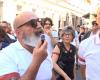 i commercianti, il sit-in e il centro pieno di visitatori. VIDEO Regonline -Telereggio – Ultime notizie Reggio Emilia