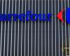 Crolla il titolo Carrefour in Borsa, il colosso rischia una multa da 200 milioni