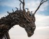 È la scultura di drago in legno più grande del mondo.